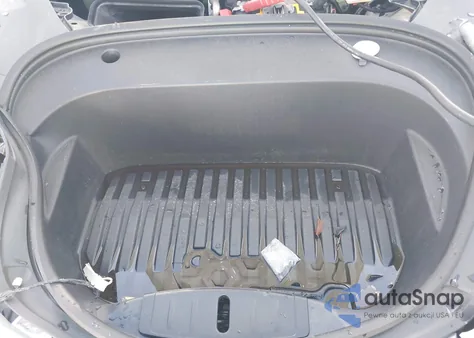 2020 Tesla Model 3 Standard Range Plus Rear-Wheel Drive/Standard Range Rear-Wheel Drive z USA, uszkodzony, nr VIN 5YJ3E1EA4LF792746